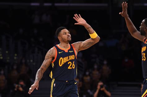 NBA news: Kent Bazemore leaves Warriors for Lakers - Golden State Of Mind