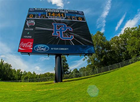 Football Team Scores a New Scoreboard - About