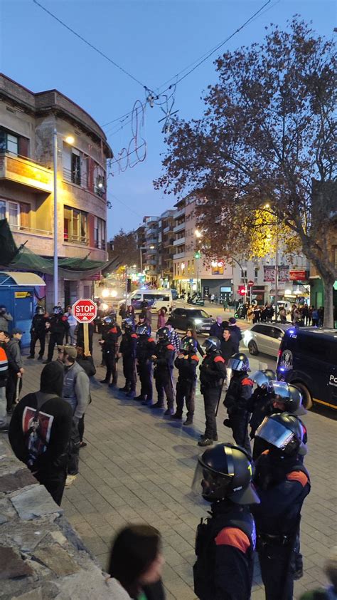 Alerta Solidària on Twitter RT aitorblanc Concentració a Plaça de