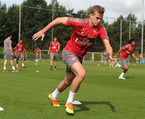 Arsenal Pre Season Rob Holding Pictured Training With New Team Mates