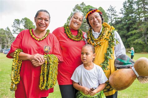 Festival Celebrates Queen Emmas Journey Midweek Kauai