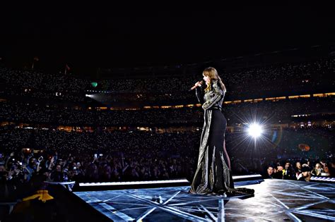 Taylor Swift Reputation Stadium Tour Pictures | POPSUGAR Celebrity Photo 38