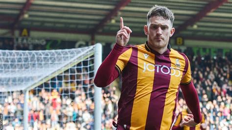 Andy Cook Bradford City Striker Signs New Three Year Contract Bbc Sport