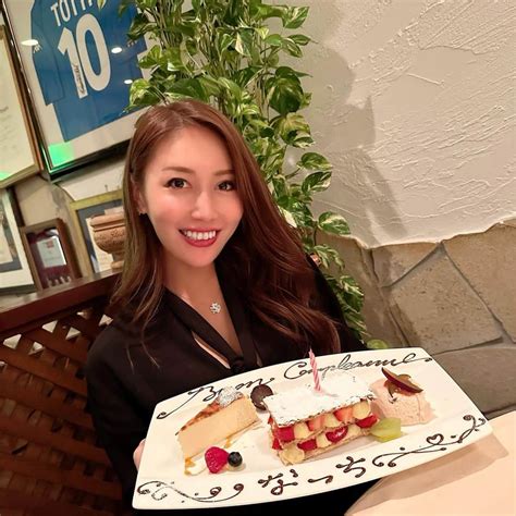 齋藤菜月さんのインスタグラム写真 齋藤菜月instagram「散々お誕生日お祝いしてもらった9月でしたが、 最後に家族もお祝いしてくれ