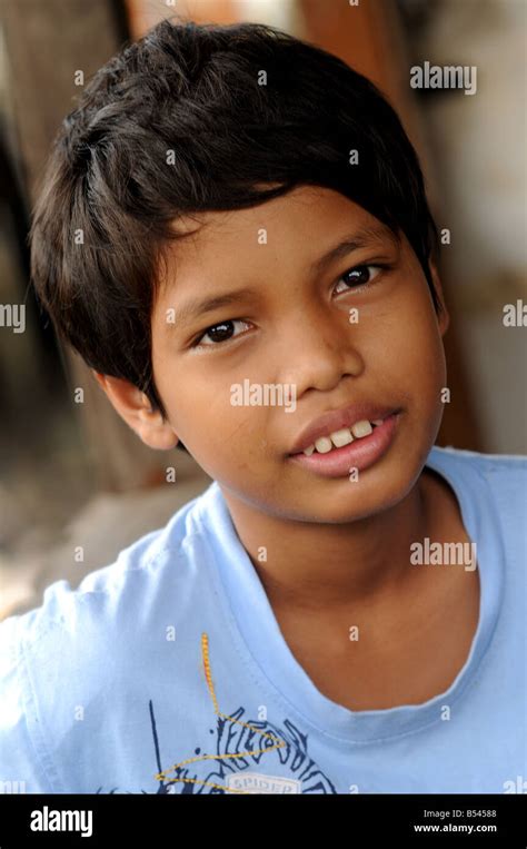 Suku laut boy belakang padang riau indonesia Fotografía de stock Alamy