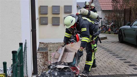 Heldenstein Zimmerbrand In Mehrfamilienhaus Ruft Feuerwehr Auf Den Plan