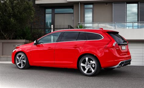 Volvo V60 D4 R-Design Review - Car News