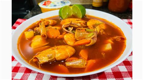 Delicioso Caldo De Camar N Con Pulpo Papas Apio Y Zanahoria Queda