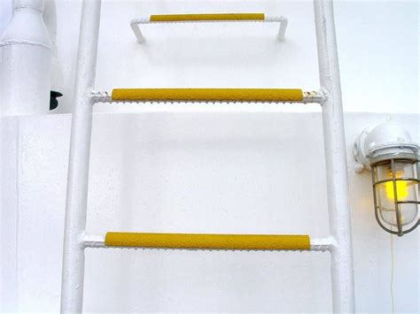Safeguard® Hi Traction® Anti Slip Ladder Rung Covers Nex Industrial