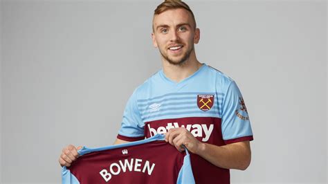 Jarrod Bowen: West Ham sign Hull forward | Football News | Sky Sports