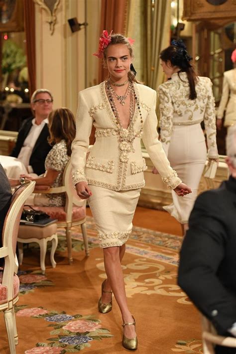 Karl Lagerfeld S Greatest Chanel Runway Moments Karl Lagerfeld