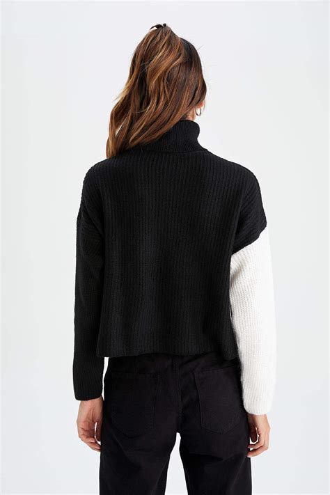 Black Woman Relax Fit Half Turtleneck Thessaloniki Fabric Pullover