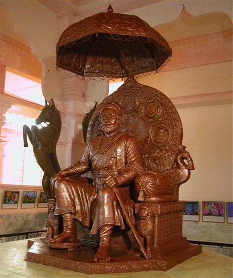 Brown Bronze Chhatrapati Shivaji Maharaj Sitting Statue For Decoration