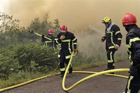 Incendie dans les monts dArrée Revivez la journée de ce mardi Le