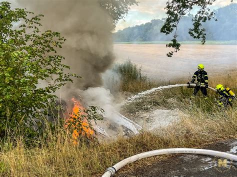 Pkw Geht Nach Verkehrsunfall In Flammen Einsatzbericht Eicklingen