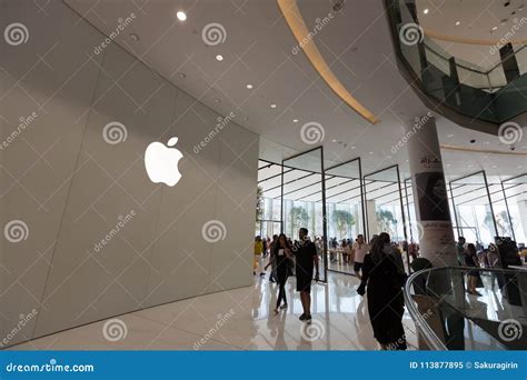 Apple Store in Dubai Mall, United Arab Emirates Editorial Image - Image ...