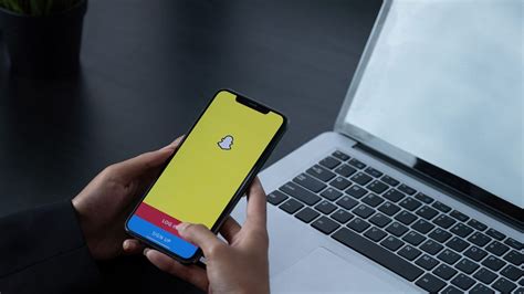 Snap Uses Ai Chatbot To Refine Its Ad Business Fashnfly