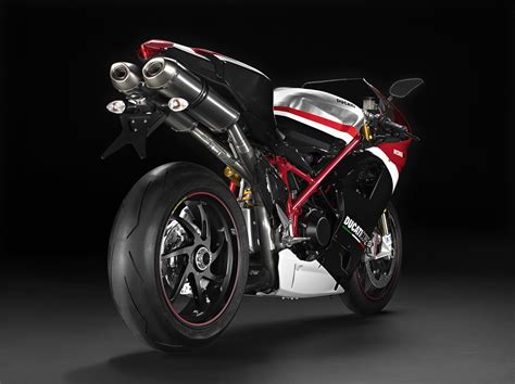 DUCATI 1198 - Review and photos