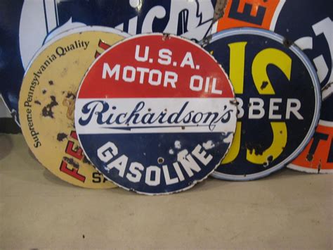 Richardsons Gasoline Usa Motor Oil Round Porcelain Sign Porcelain