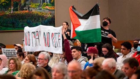 Sacramento Ca Council Approves Gaza Cease Fire Resolution Sacramento Bee