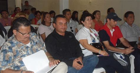 Servidores públicos en Puerto Morelos toman cursos de capacitación