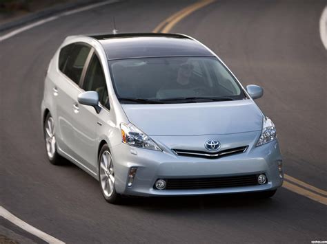 Fotos De Toyota Prius V 2011