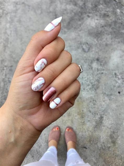 40 Super Elegant Prom Nails For The Big Night Belletag