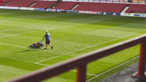 Residence Griffin Park Brentford Fc Soccerbible