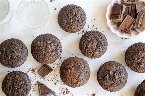 Basisrecept Voor Chocolade Cupcakes Recept De Kokende Zussen