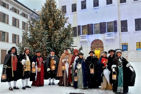 NATALE NEI PALAZZI BAROCCHI VELLUTAI ALA