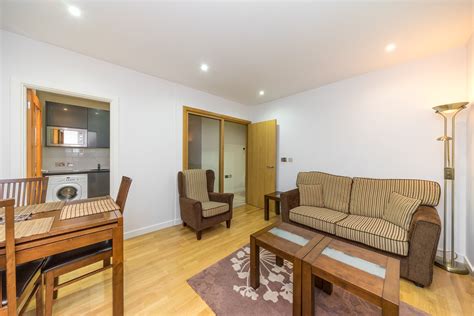 1 Bedroom Apartment For Rent In London Ready Property Estate Agency