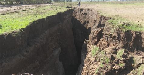 A Giant Crack In Kenya Opens Up But What S Causing It CBS News