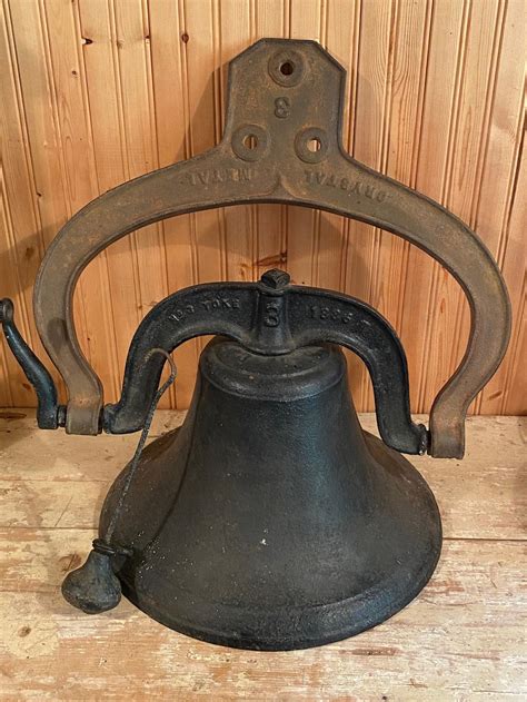 Sold At Auction Large 1886 Cast Iron Dinner Bell No 3 15 X 18 In