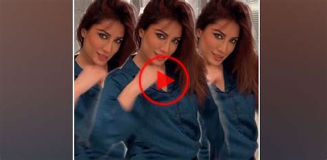 Actressw Mehwish Hayat Caught Netizens Attention With Her Latest Dance