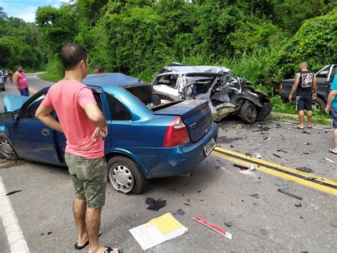 Uma Pessoa Morre E Outras Duas Ficam Feridas Em Acidente Na Es