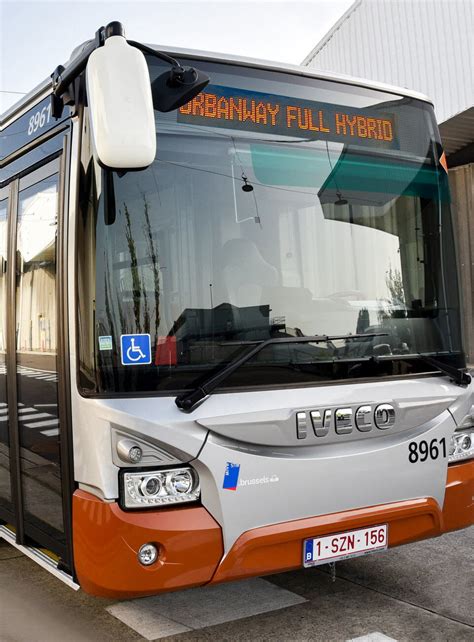 Annonay 141 Bus Hybrides Commande Historique Pour Iveco Bus