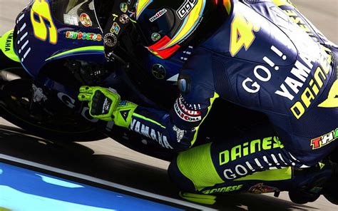 Online Crop HD Wallpaper Yamaha Moto Gp Motorbikes Valentino Rossi