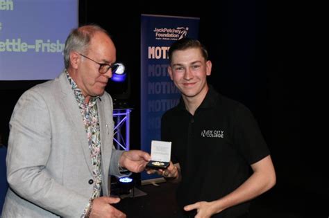 fantastic award  ceremony bravo daniel usadel