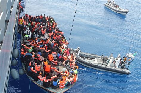 Découvrez la situation déplorable des migrants entre la Grèce et la