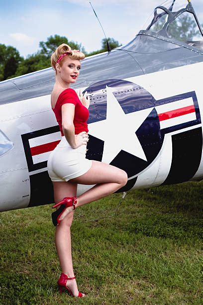 100 Ww2 Pin Up Girl Stock Photos Pictures And Royalty Free Images Istock