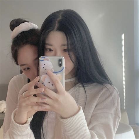 Class Y Park Boeun Yoon Chaewon Predebut Pfp Icon Mirror Selfie Selfie Scenes