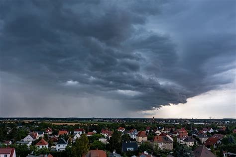 Nächstes Unwetter über Sachsen DWD warnt vor Sturmböen und Gewittern