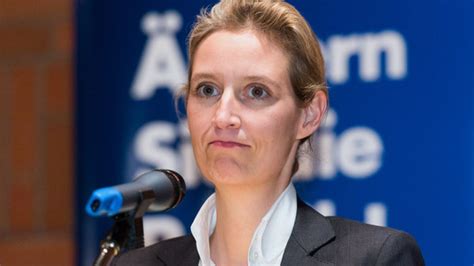 Sarah Weidel's Instagram, Twitter & Facebook on IDCrawl