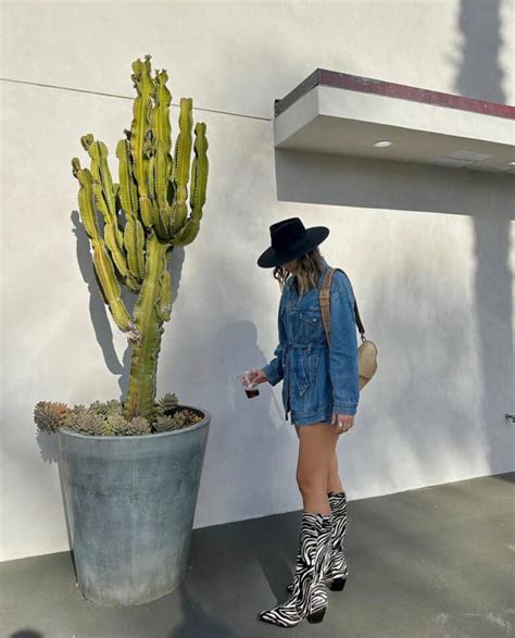 What To Wear In Palm Springs 13 Chic Palm Springs Outfits 2023