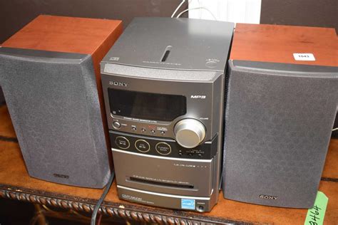 Small Sony Cd And Cassette Micro Hi Fi Component System Model Cmt Nez 30