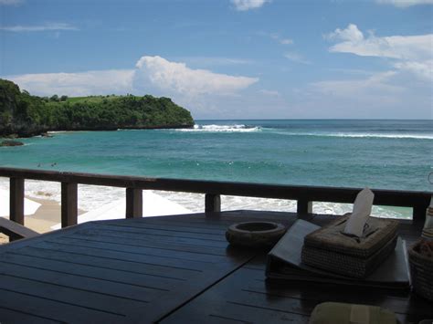 indonesia true blue surf travel