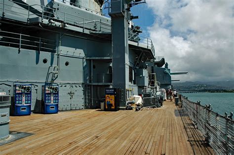 Uss Missouri The Main Deck Of The Uss Missouri Stevesheriw Flickr