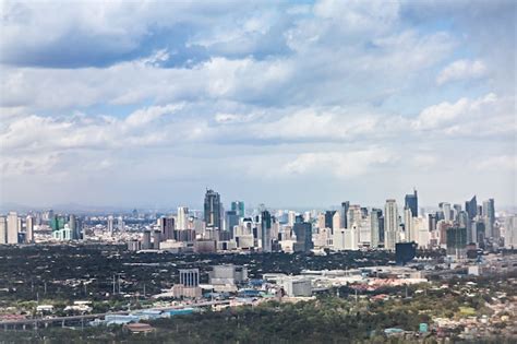 Premium Photo | Makati skyline