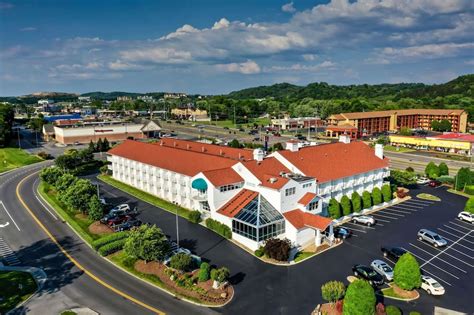 6 Best Hotels With Indoor Pool In Sevierville, Tennessee - Updated 2024 ...