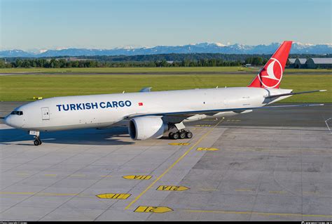 Tc Ljo Turkish Airlines Boeing F Photo By J Rgen Id